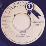Leonard Dillon - Locust (7", bla) (Very Good Plus (VG+))